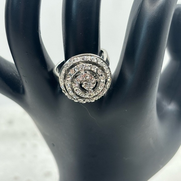Elegant Silver Spiral Ring - Picture 1 of 6